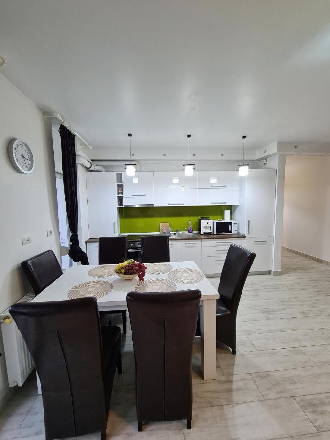 אראד Cozy Apartment מראה חיצוני תמונה
