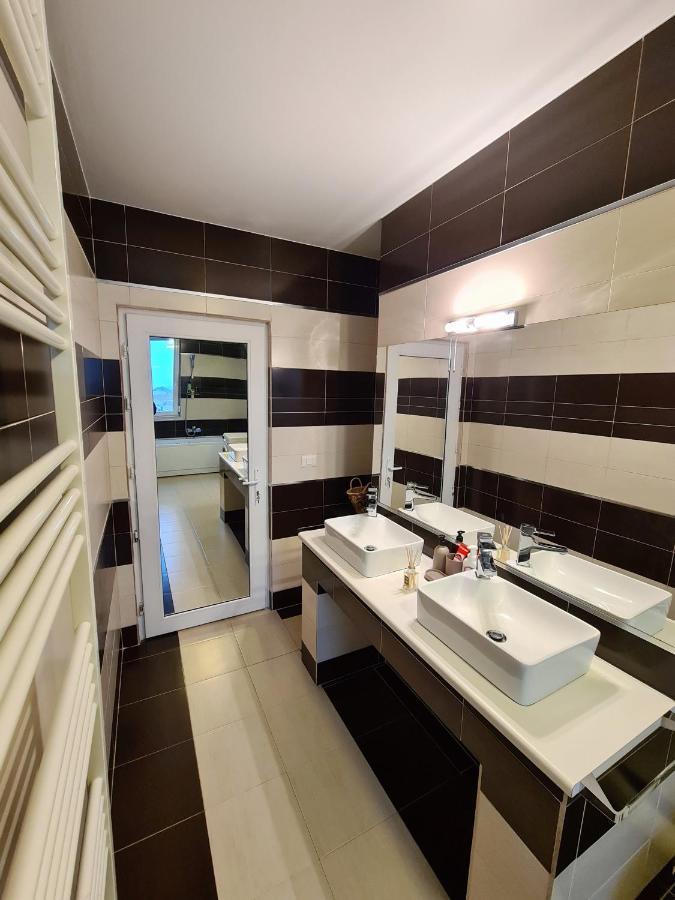 אראד Cozy Apartment מראה חיצוני תמונה